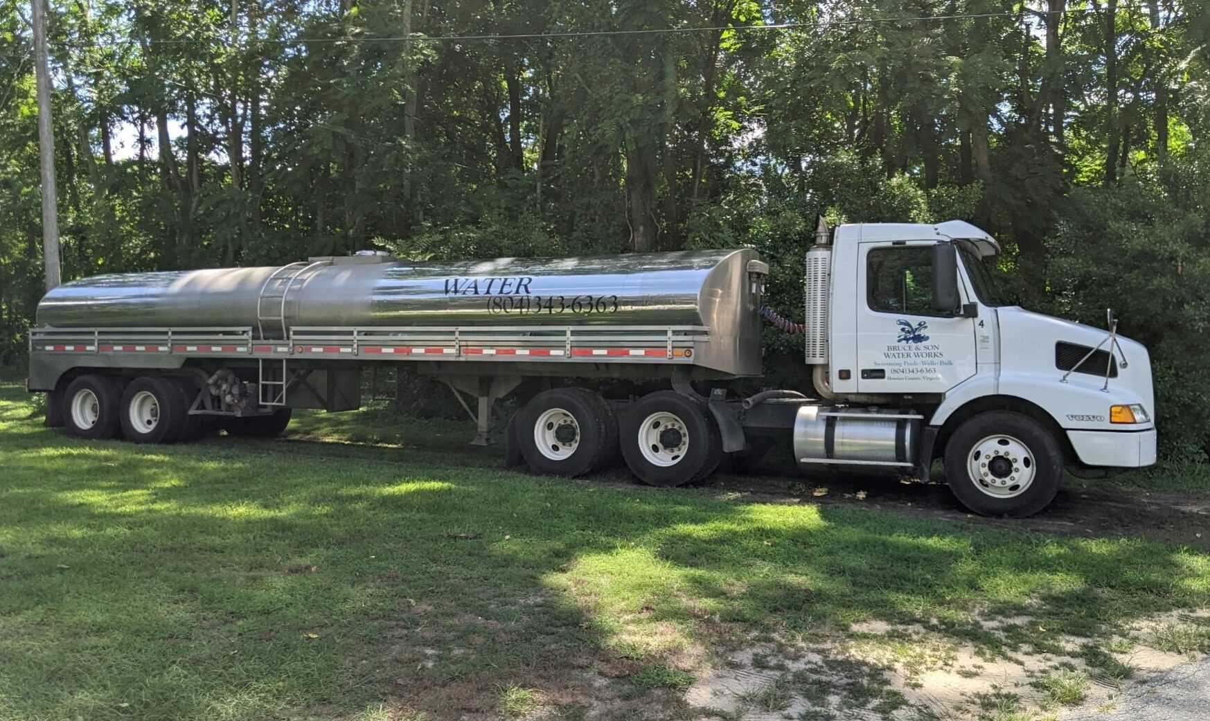 Bulk water hauling truck for water transportation services